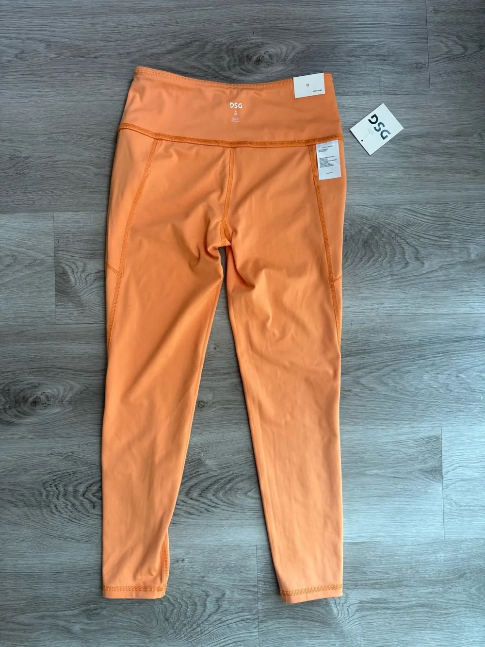 NWT DSG  (Dick’s Sporting Goods) Momentum High Rise 7/8 Leggings - Orange
